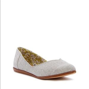 Women’s size 6 Tom’s Jutti Chambray Flats